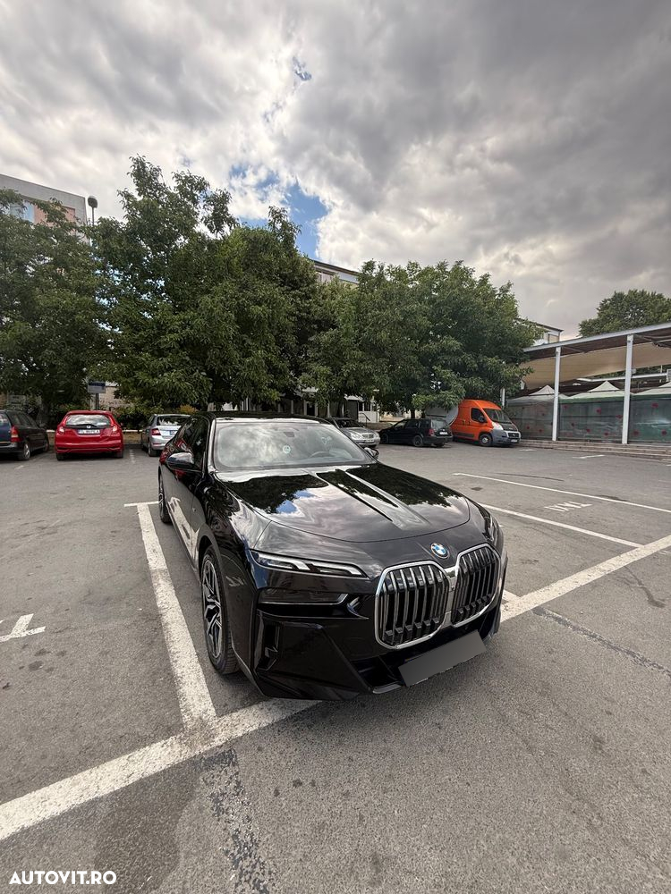 BMW Seria 7 740d xDrive MHEV - 19