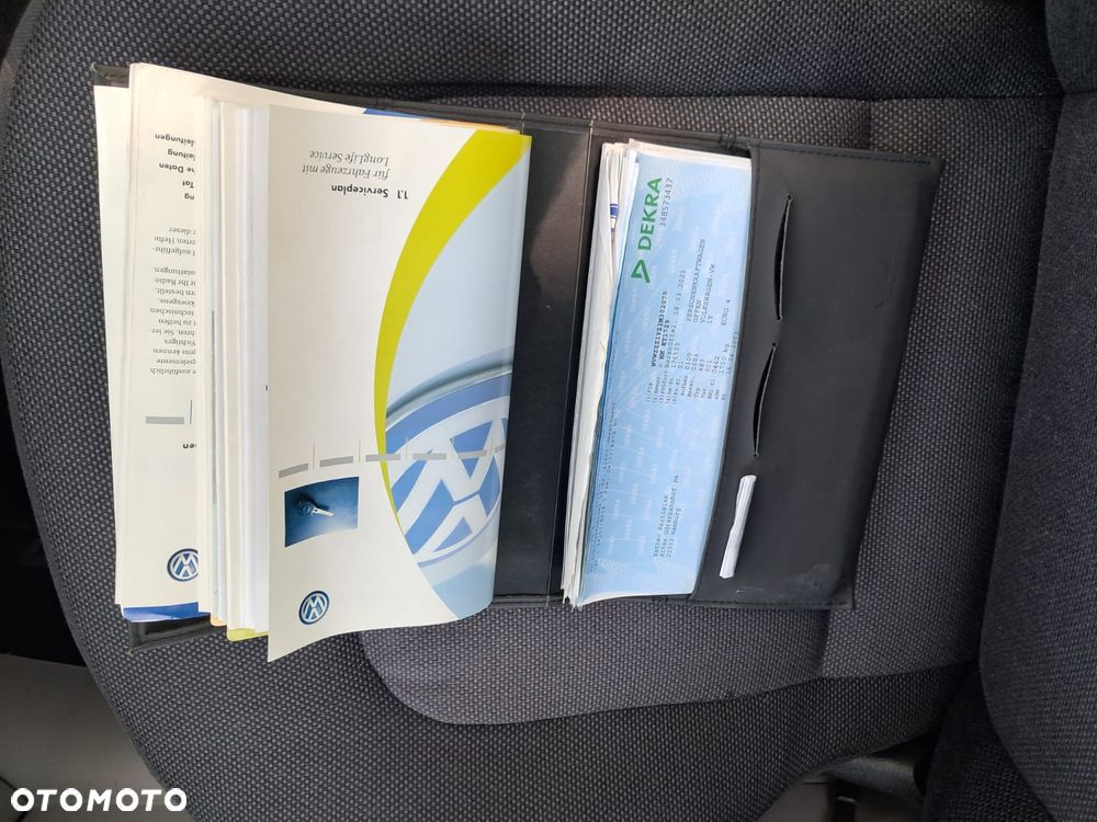 Volkswagen New Beetle - 11