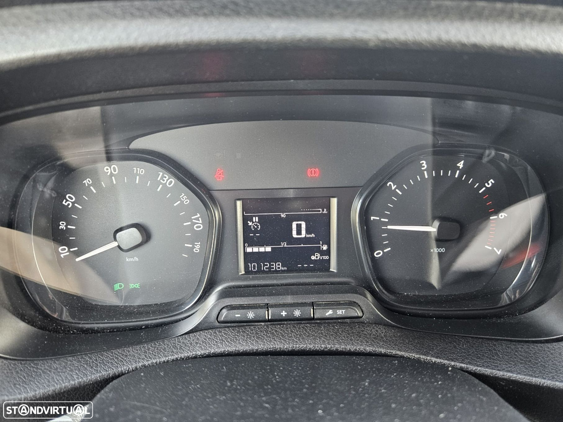 Opel Vivaro 1.5 CDTi L2H1 Essentia - 16