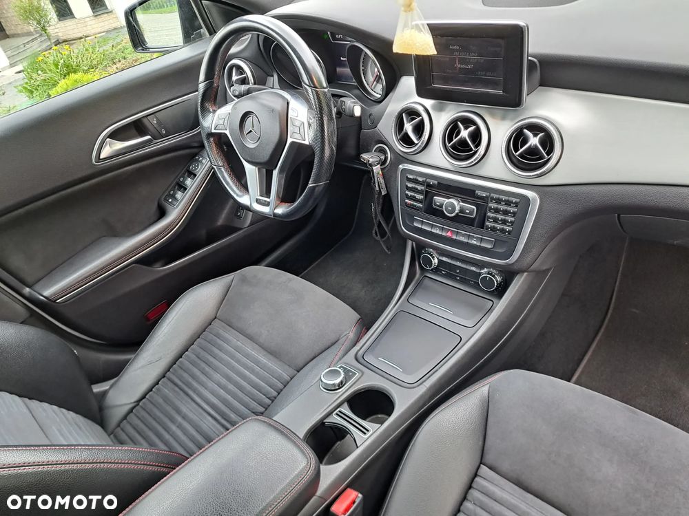 Mercedes-Benz CLA 220 CDI 7G-DCT AMG Line - 22