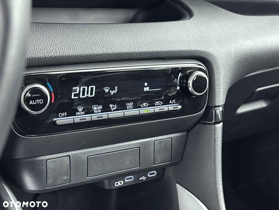 Toyota Yaris - 16