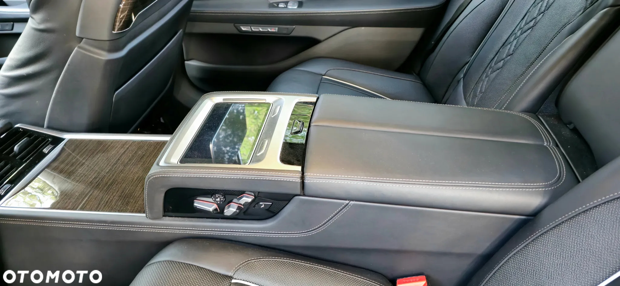 BMW Seria 7 740Le xDrive iPerformance - 9