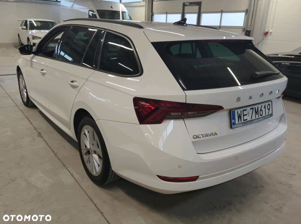 Skoda Octavia 2.0 TDI Ambition DSG - 2