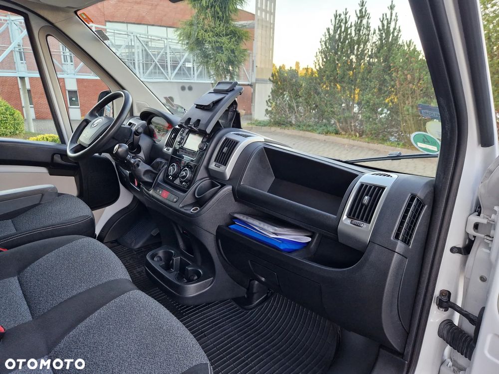 Fiat Ducato Kamper Van 2X Akumulator Webasto Łóżko - 17