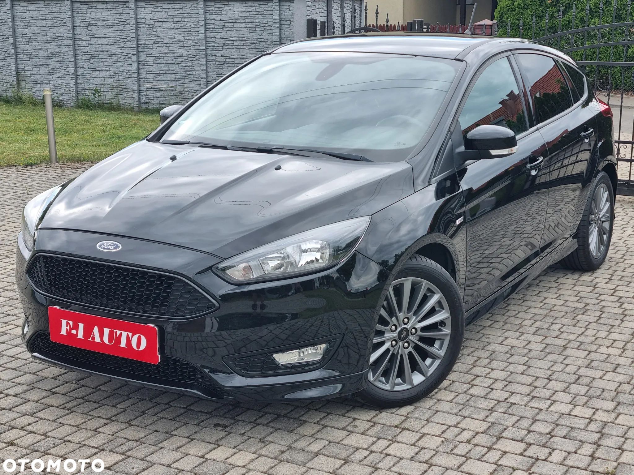 Ford Focus 1.0 EcoBoost Start-Stopp-System ST-LINE X - 1
