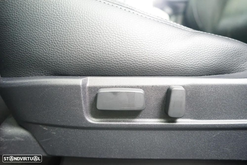 Mitsubishi Outlander 2.0 4WD Plus - 22