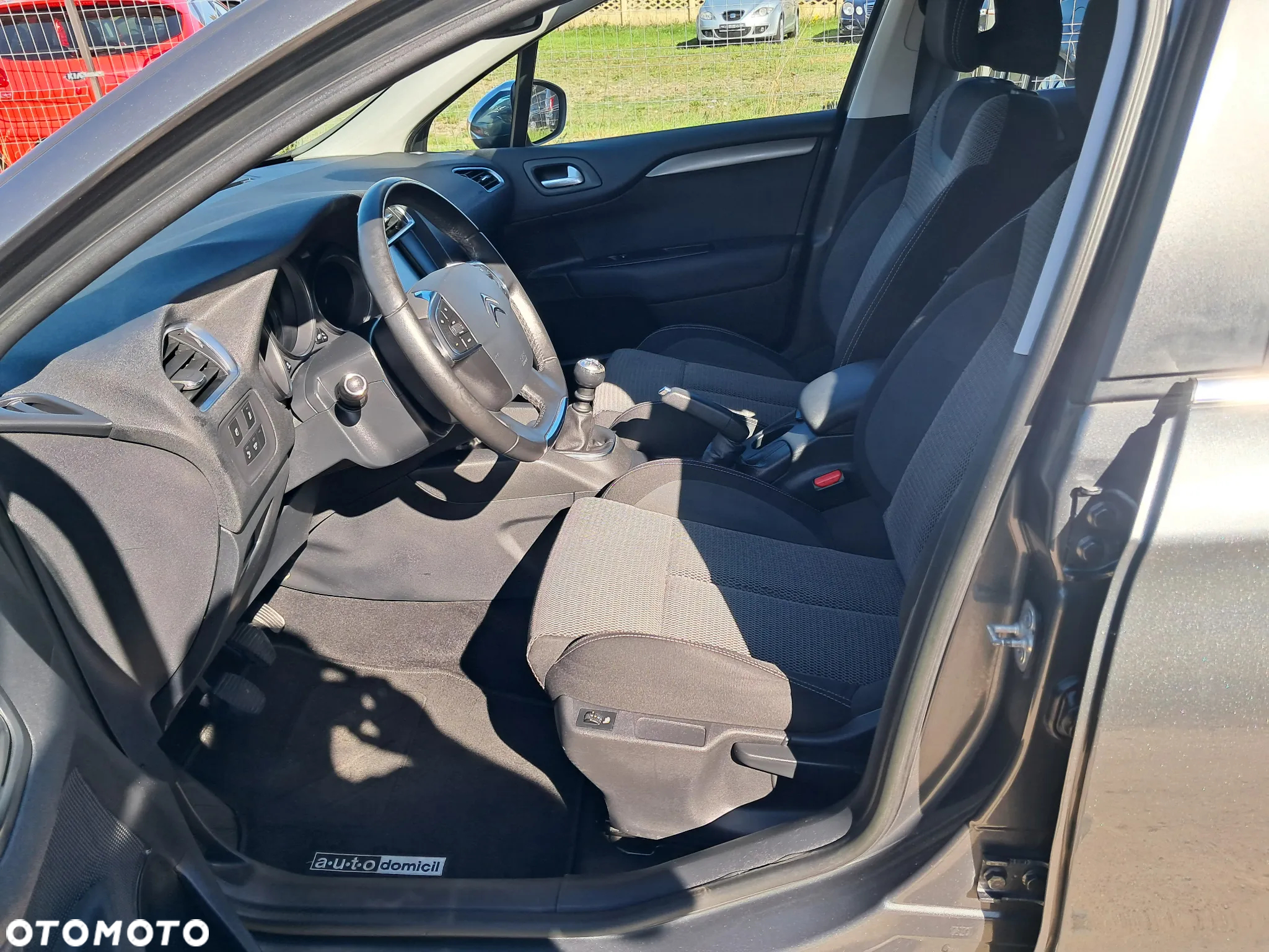 Citroën C4 e-HDi 115 Exclusive - 13