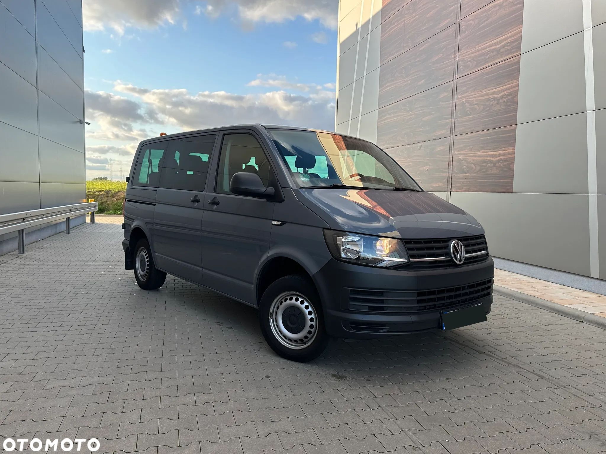 Volkswagen Transporter T6 TDI L1H1 - 1