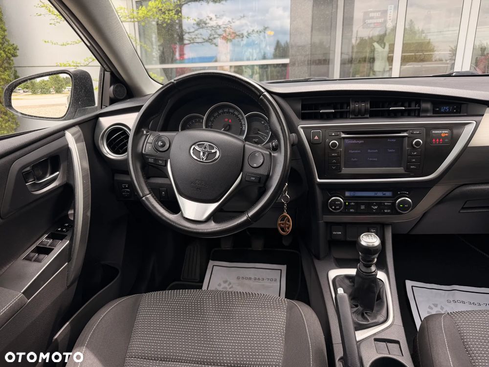 Toyota Auris 1.6 Prestige - 10