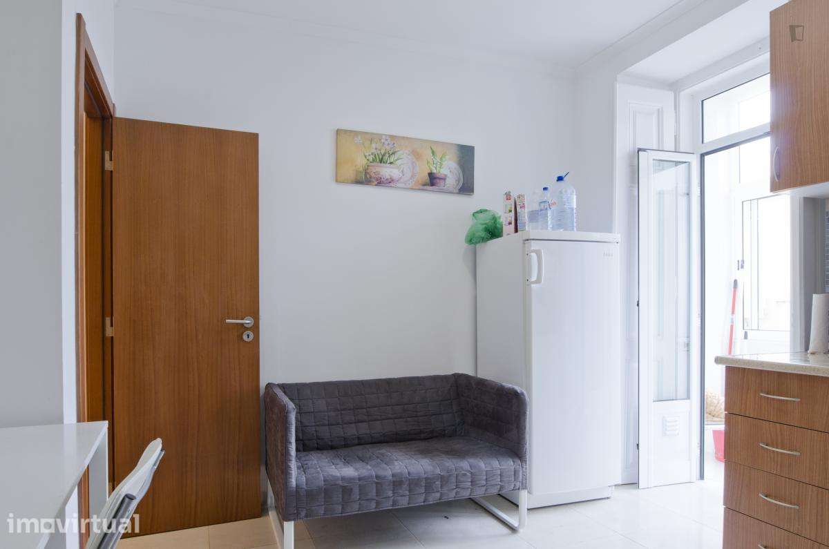 Quarto - localizado em Entrecampos Lisbon - Grande imagem: 5/18