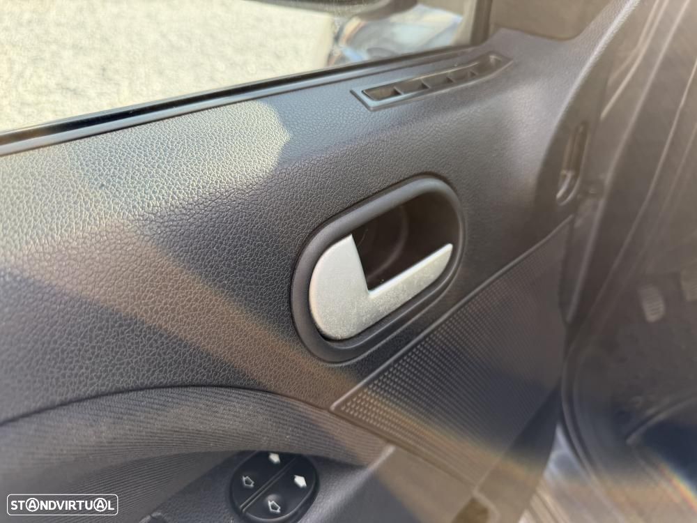 Ford Fiesta 1.25 First Edition - 12