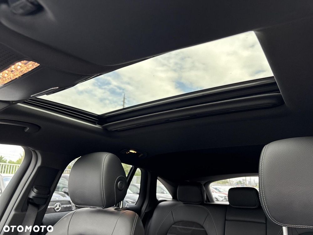 Mercedes-Benz EQC - 25