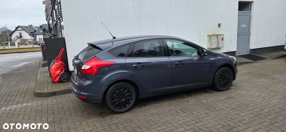 Ford Focus 1.6 Ambiente - 1