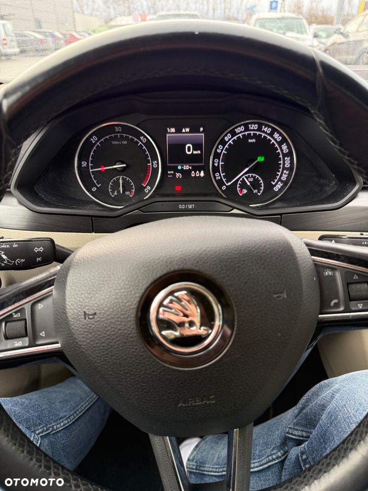 Skoda Superb 2.0 TDI DSG Style - 6