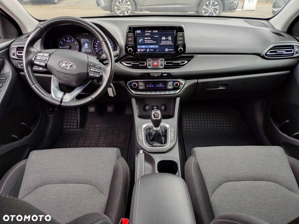Hyundai i30 1.5 DPI Smart - 12