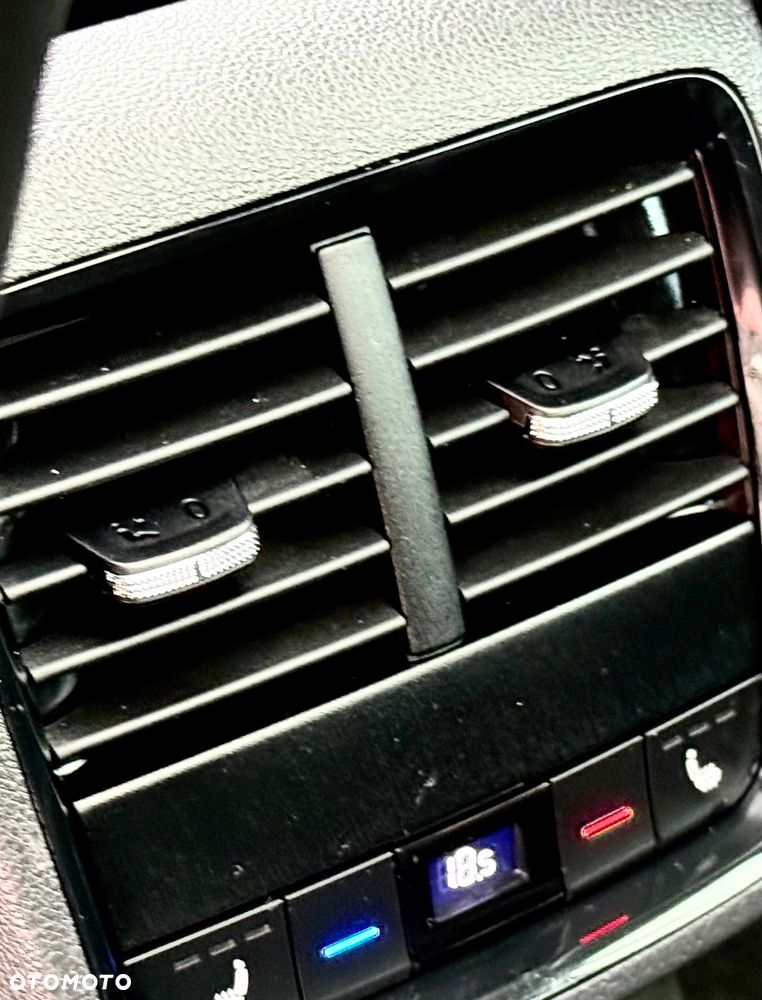 Skoda Octavia 2.0 TDI DSG RS Plus - 34