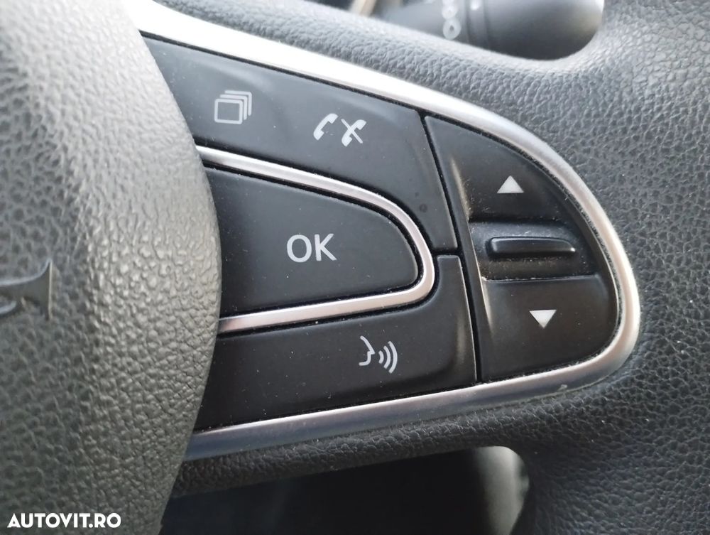 Renault Megane TCe 140 GPF Zen - 11