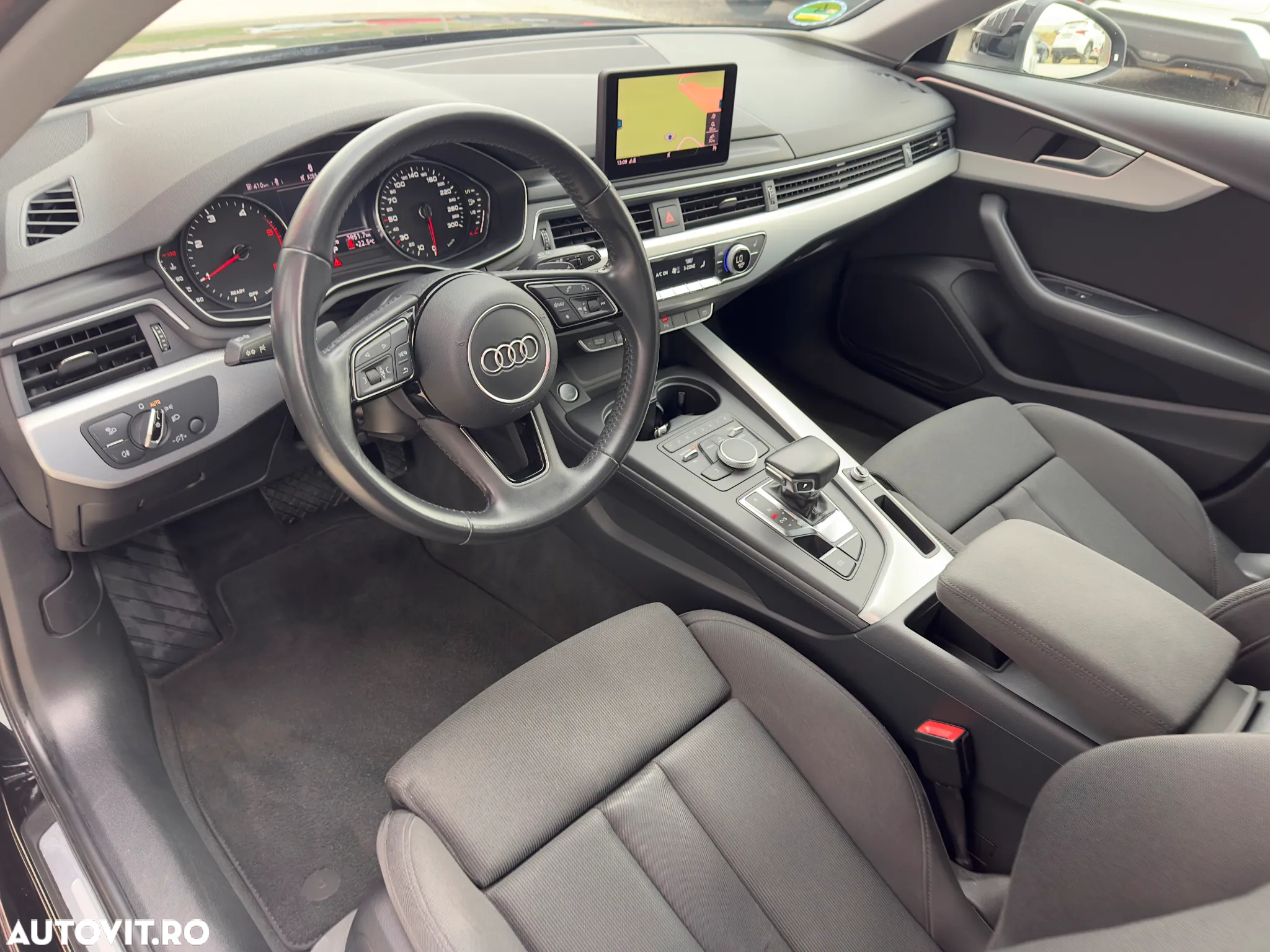 Audi A4 Avant 2.0 TDI S tronic - 13
