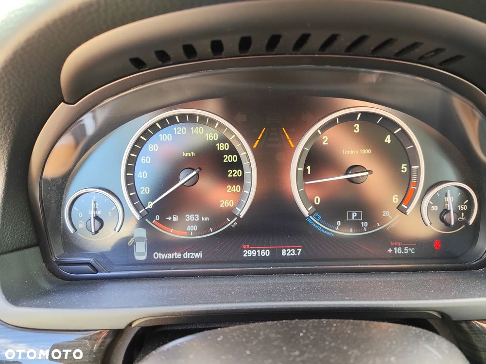 BMW Seria 5 535d xDrive - 23