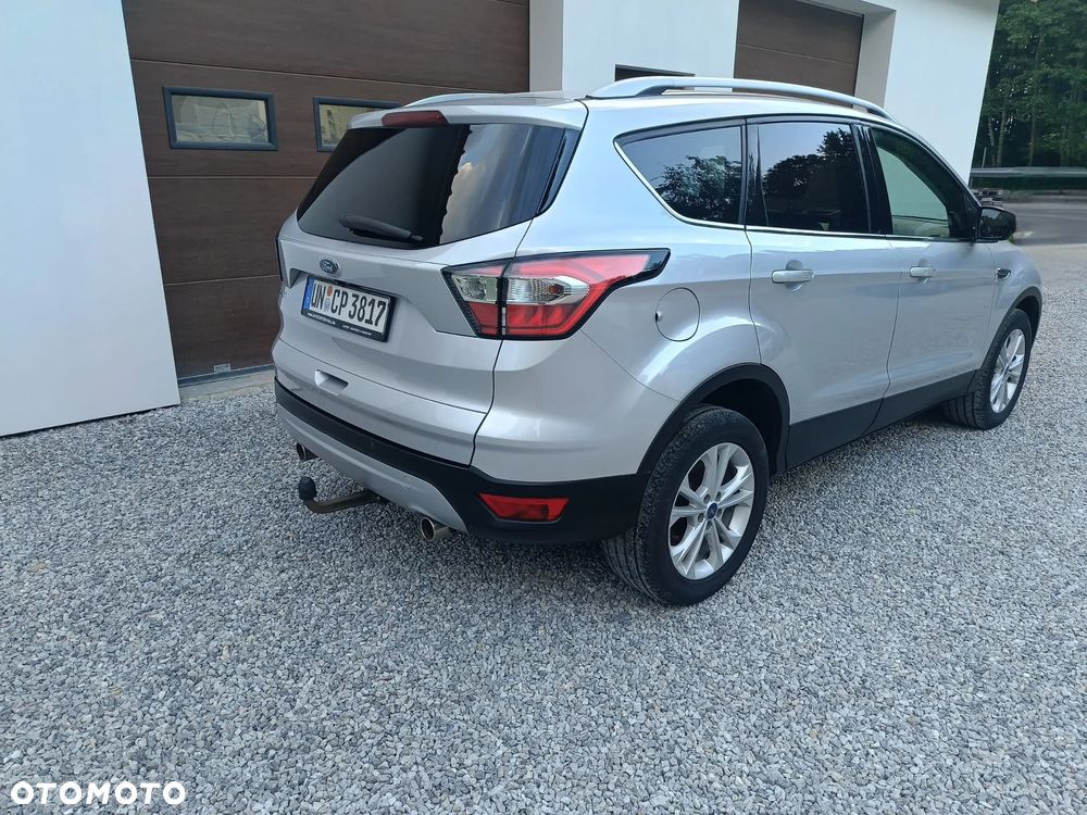 Ford Kuga 2.0 TDCi 4x2 Titanium - 4