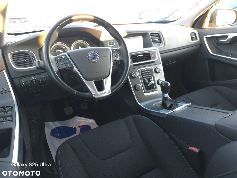 Volvo V60 D3 Momentum - 29