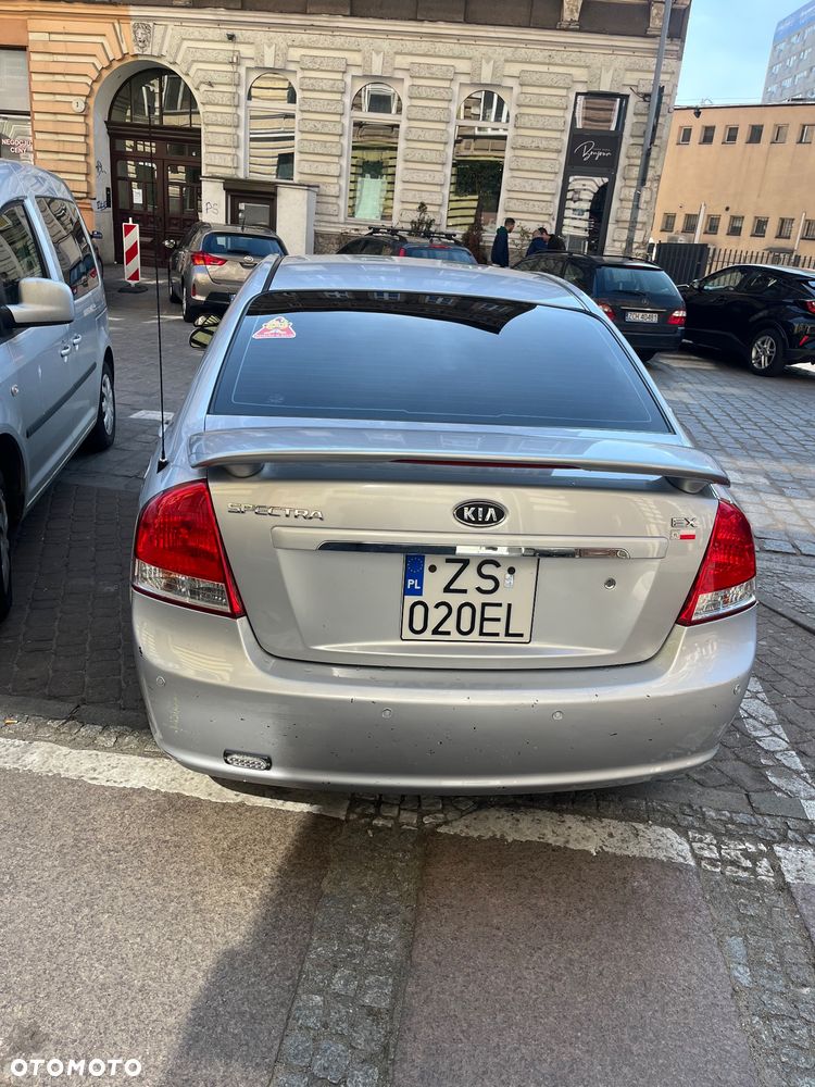 Kia Spectra - 3