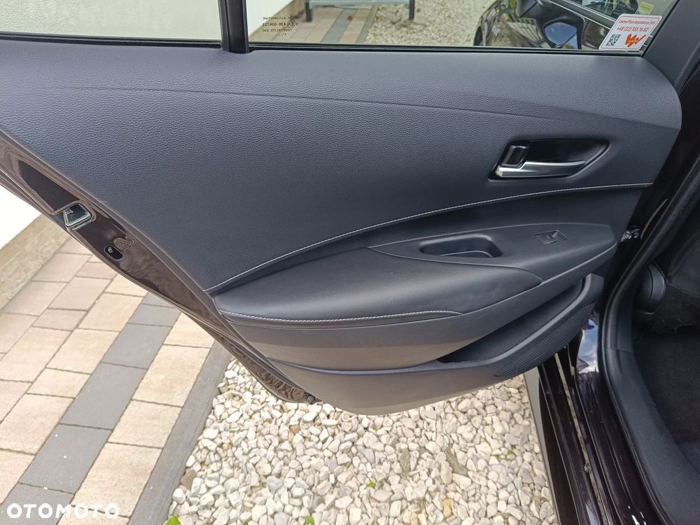 Toyota Corolla 1.8 Hybrid Comfort - 30
