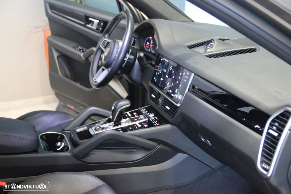 Porsche Cayenne Coupé E-Hybrid Platinum Edition - 20