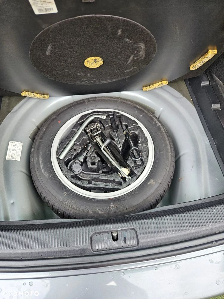Volkswagen Golf 1.6 TDI DPF MATCH - 27