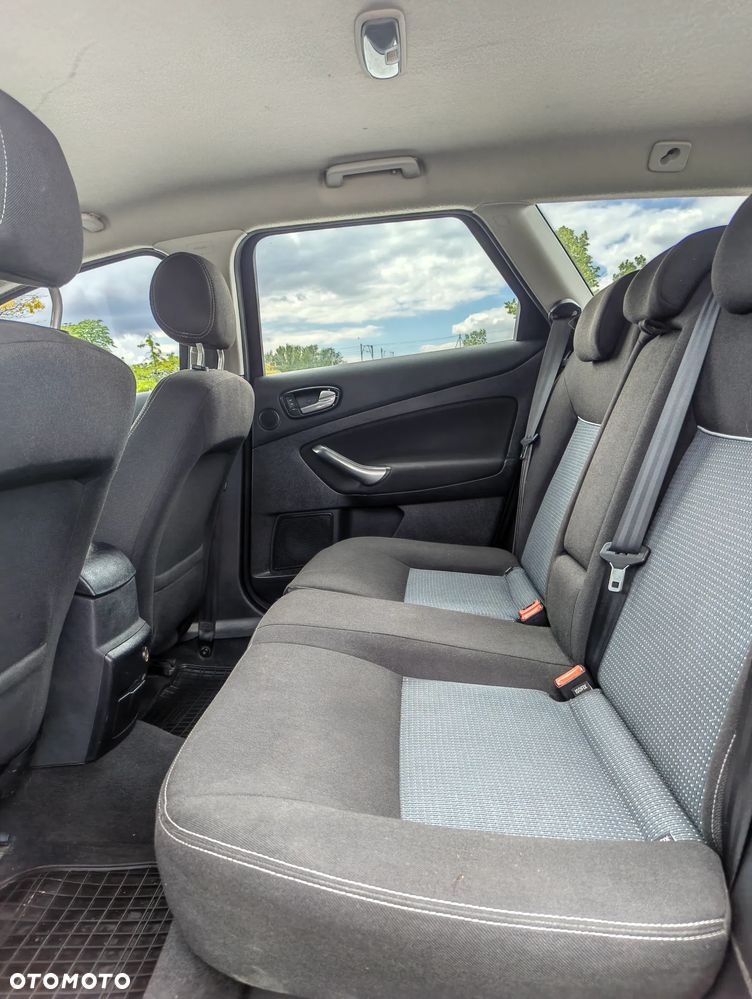 Ford Mondeo 2.2 TDCi Trend - 13