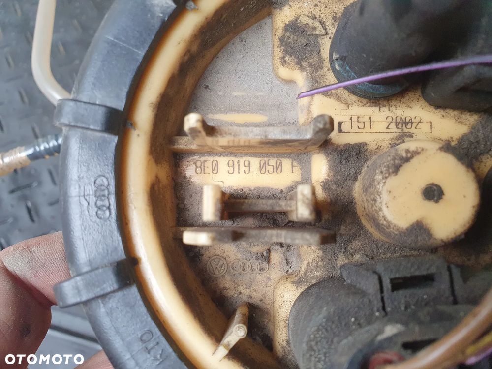 Pompa baku paliwa AUDI A4 CABRIO (8H7, B6, 8HE, B7) 8E0919050F 2.5L diesel - 4