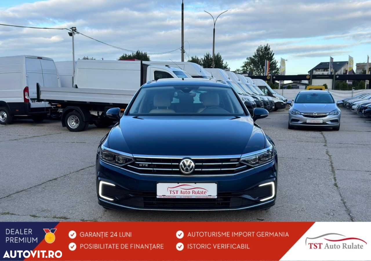 Volkswagen Passat - 1