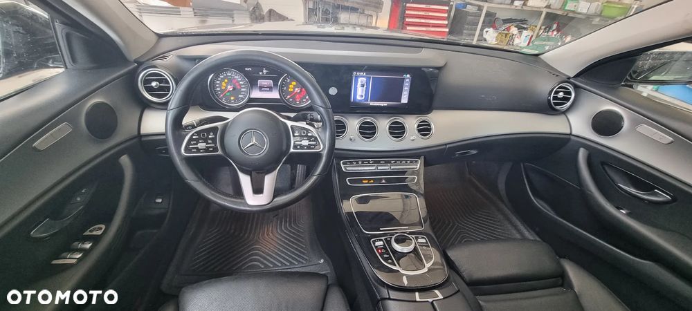 Mercedes-Benz Klasa E 200 d 9G-TRONIC - 9