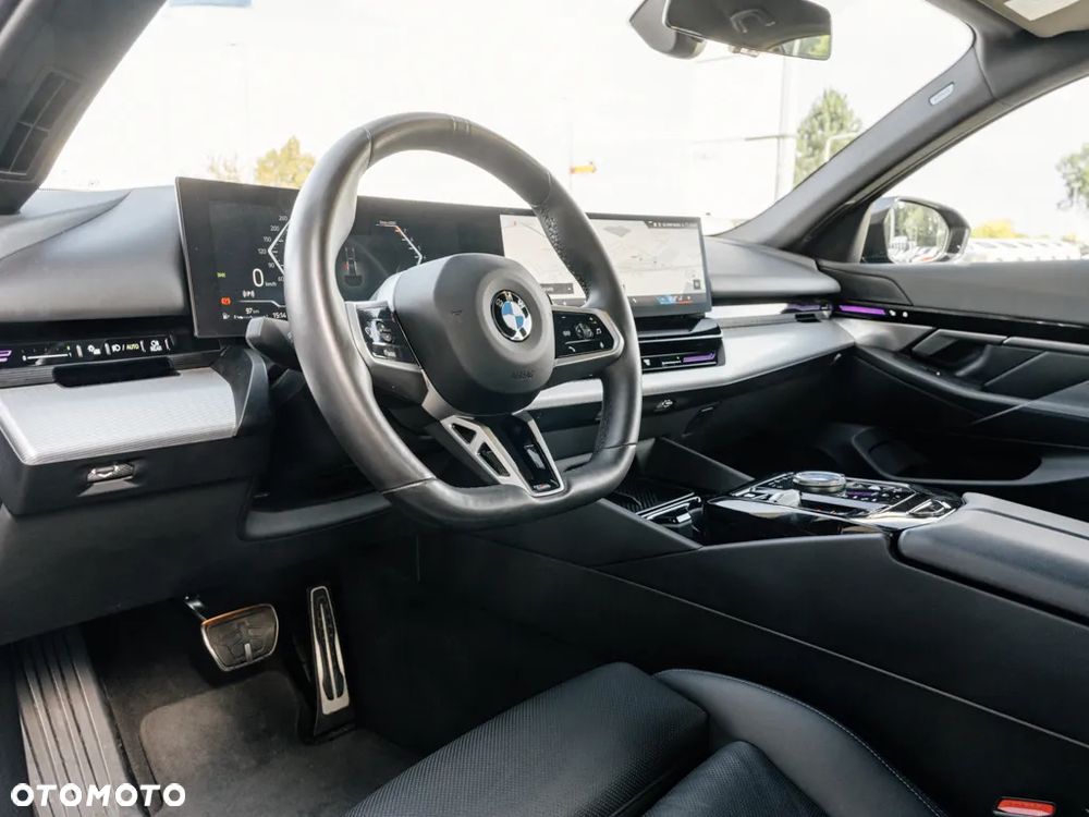 BMW Seria 5 520i - 6