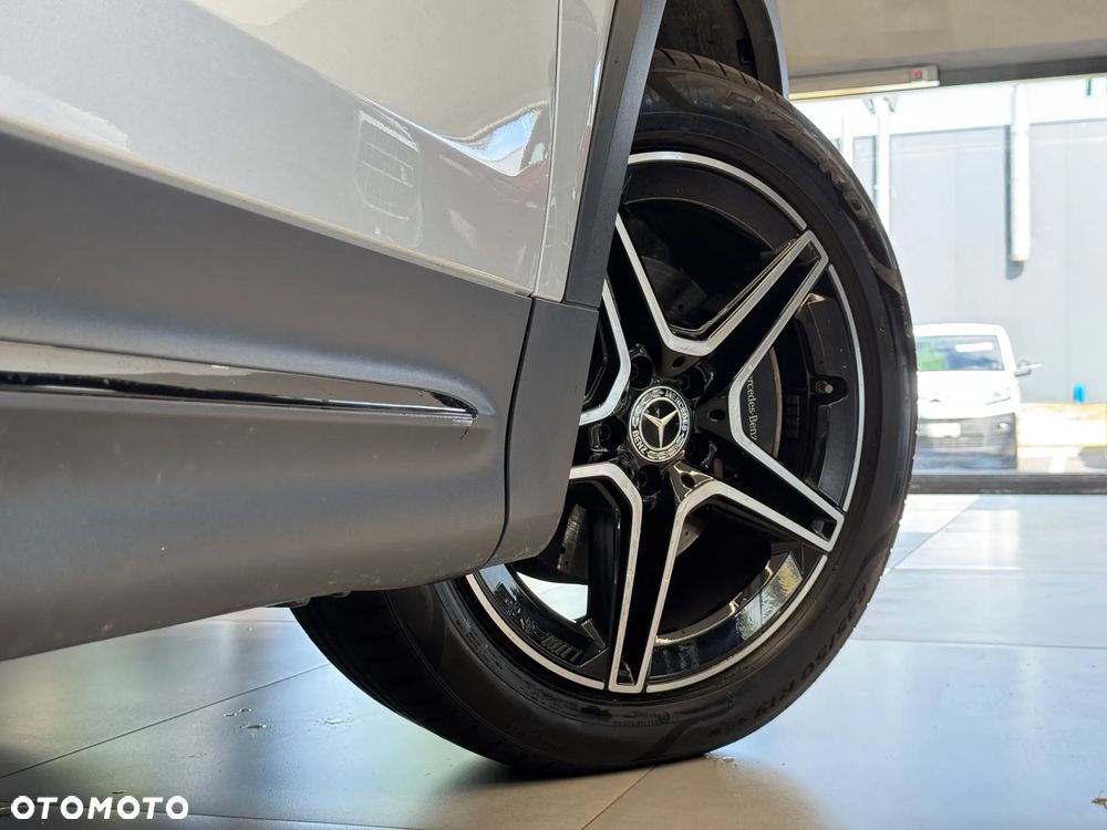 Mercedes-Benz GLB 200 AMG Line 7G-DCT - 10