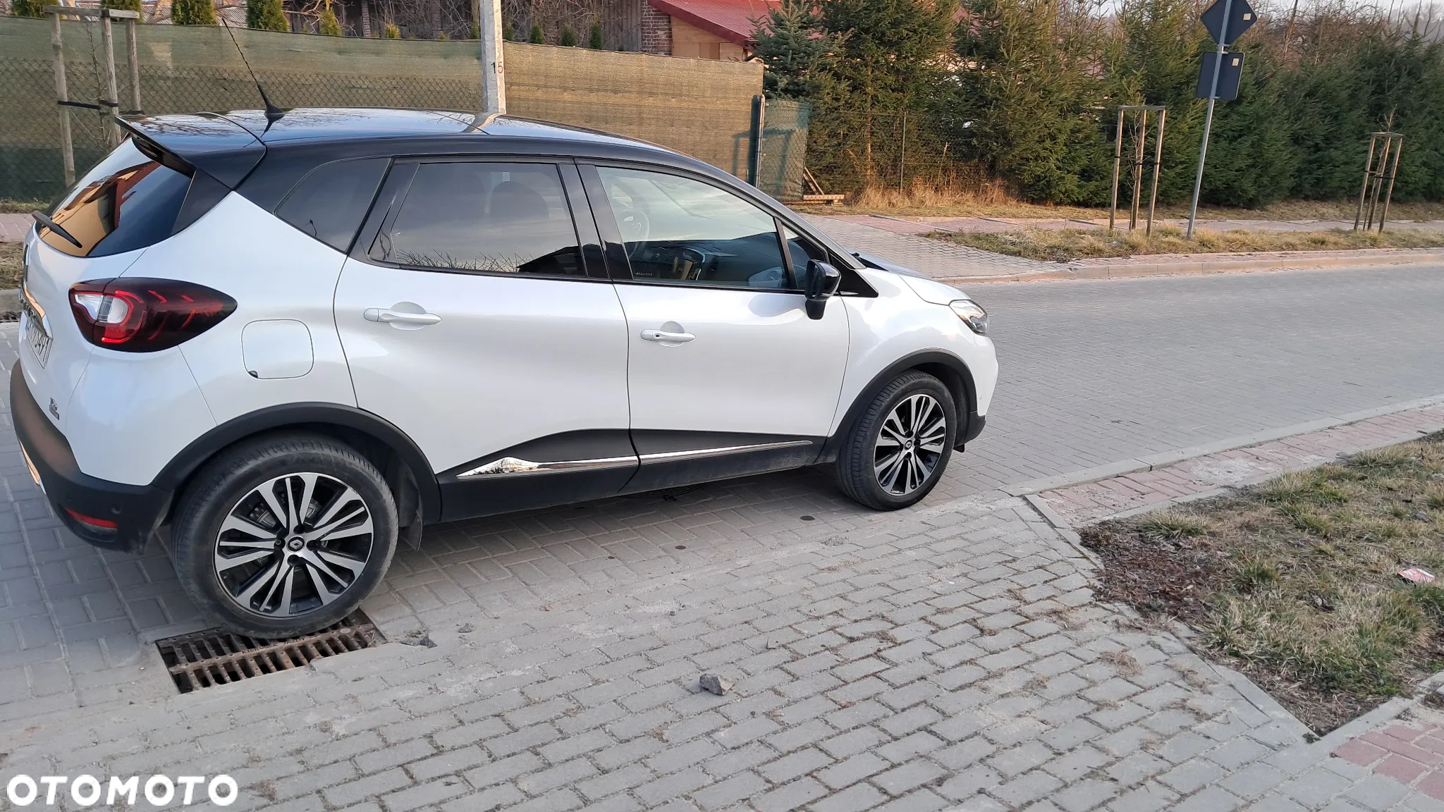 Renault Captur ENERGY TCe 120 Initiale Paris - 2