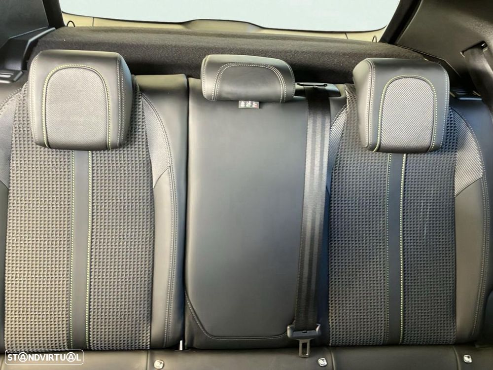 Peugeot 2008 1.2 PureTech GT Line EAT8 - 17