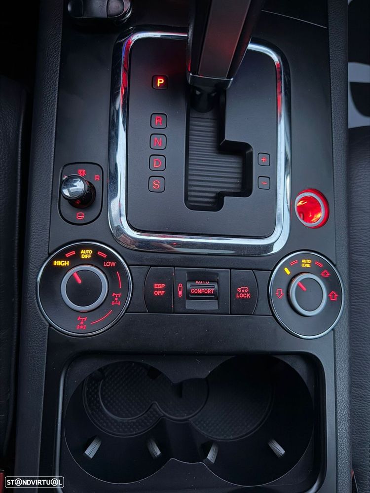 VW Touareg 3.0 TDI V6 Tiptronic - 32