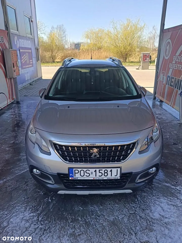 Peugeot 2008 1.2 Pure Tech GPF Allure S&S EAT6 - 3