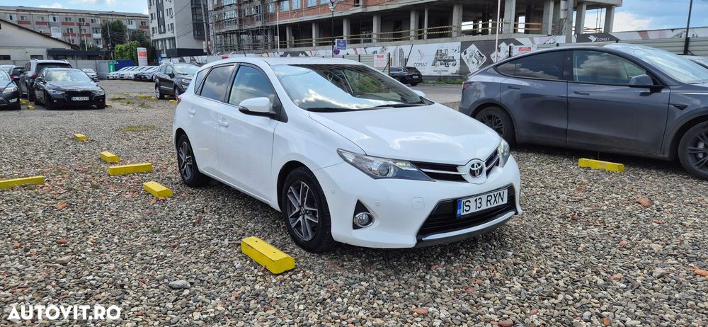 Toyota Auris - 1