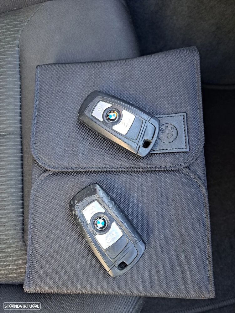 BMW 116 i Line Urban - 28