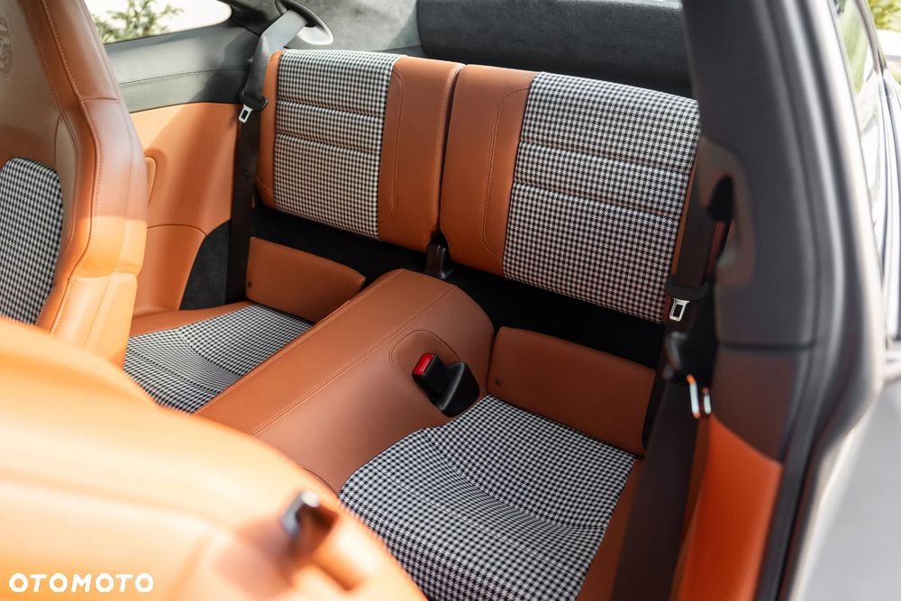 Porsche 911 Turbo - 25