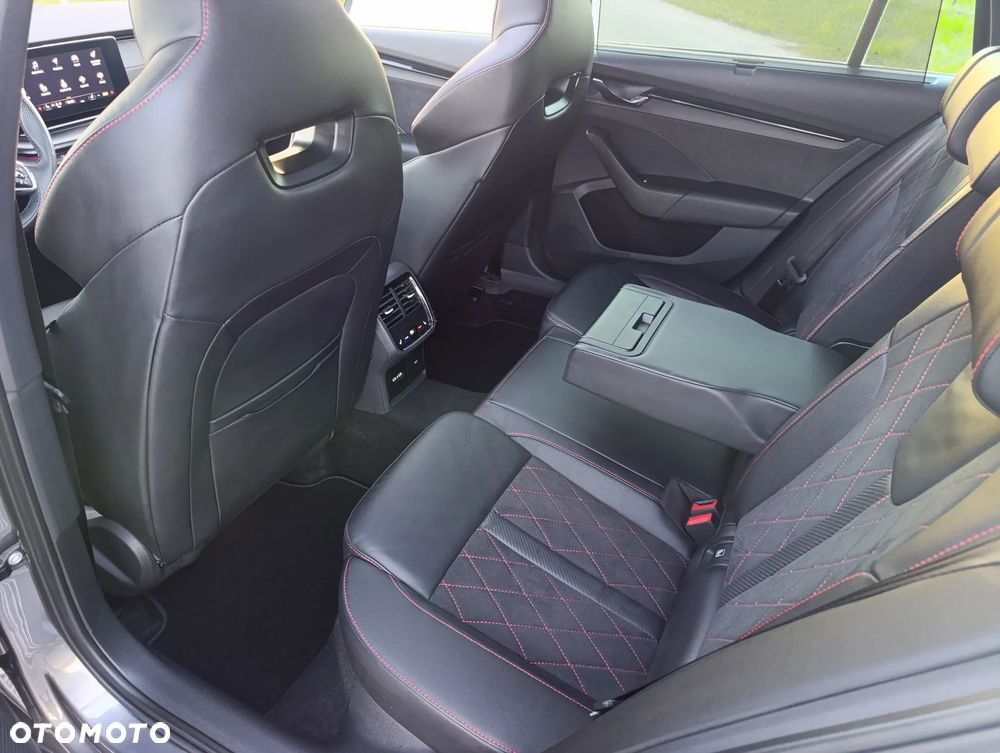 Skoda Octavia 2.0 TDI DSG 4x4 RS - 36