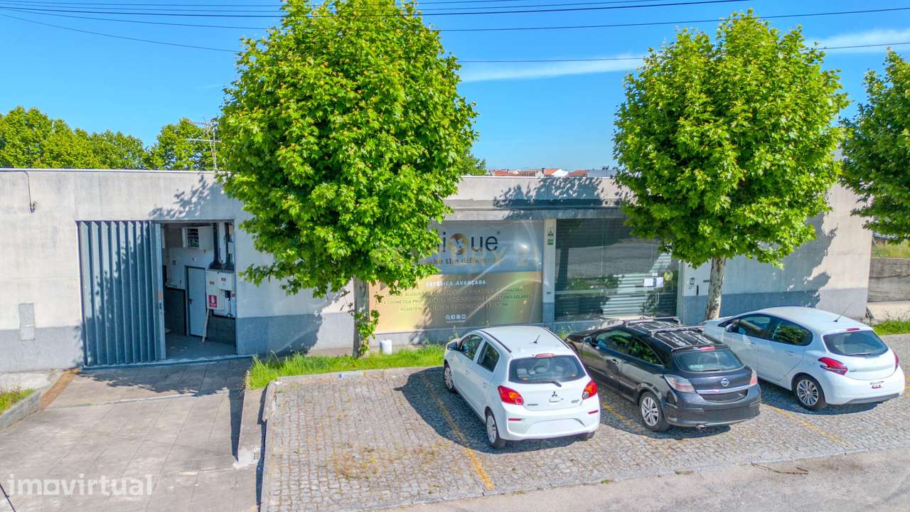 Estabelecimento Comercial em Ermesinde - 444.20m²  - Arrendamento - Grande imagem: 3/59