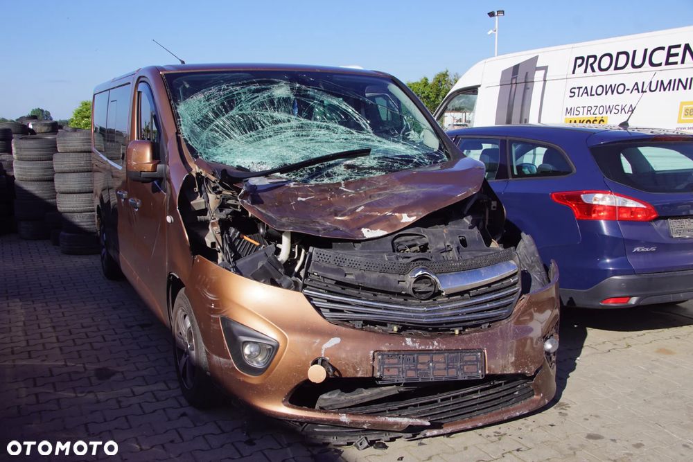 Auto na części - Opel Vivaro B 1.6 CDTI BiTurbo 146 KM R9M452 PF6050 L41R 2018R Silnik Skrzynia Drzwi Zderzak Błotnik Lampa Lusterko Klamka Szyba Deska Kokpit Sterownik Moduł Czujnik Licznik Wyświetlacz Panel Kierownica - 1