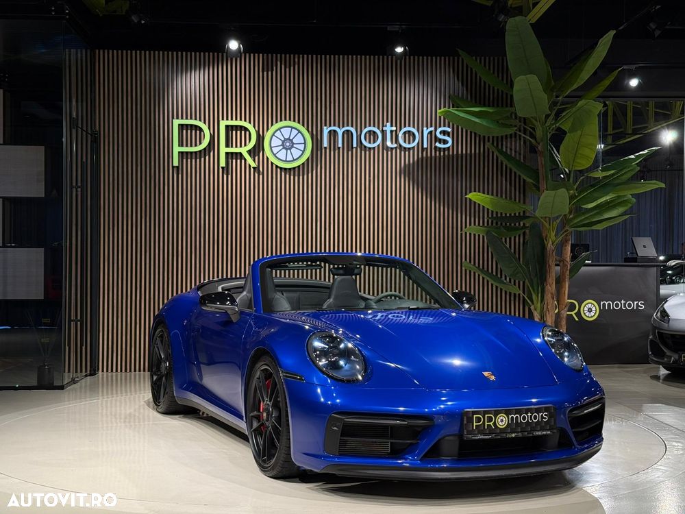 Porsche 911 Carrera 4 GTS PDK - 4