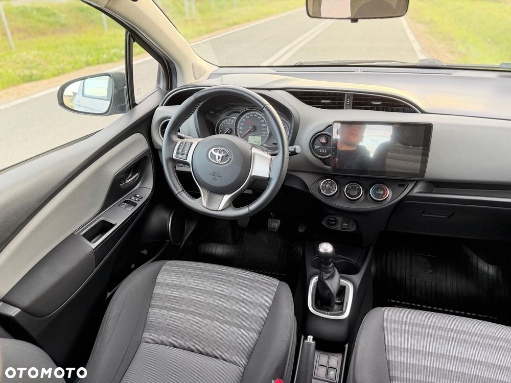 Toyota Yaris 1.0 Life EU6 - 11