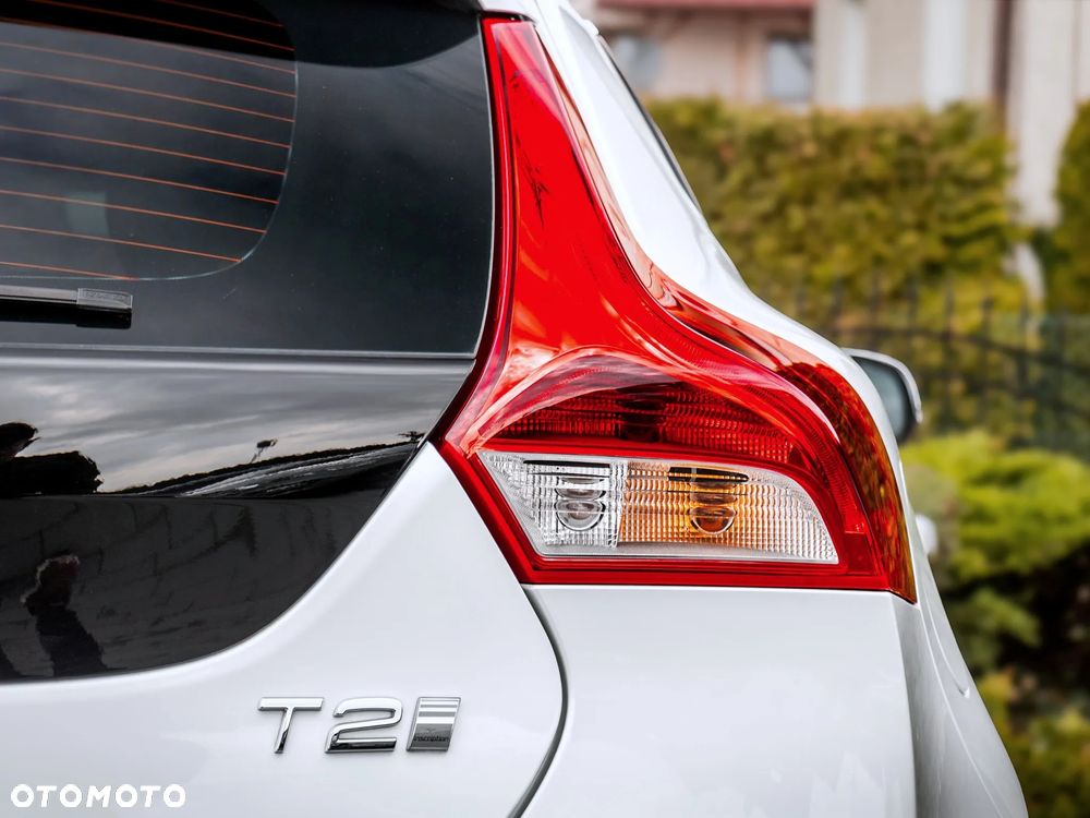 Volvo V40 T2 Inscription - 38
