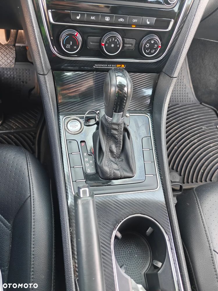 Volkswagen Passat - 16