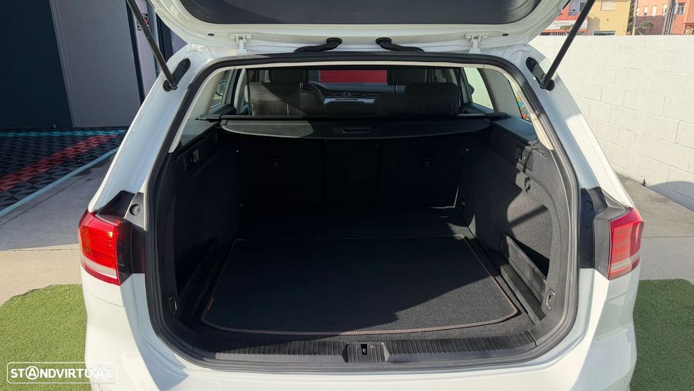 VW Passat Variant 1.6 TDI Highline - 9
